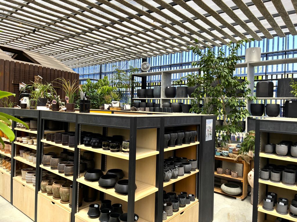 tlahus base店内画像